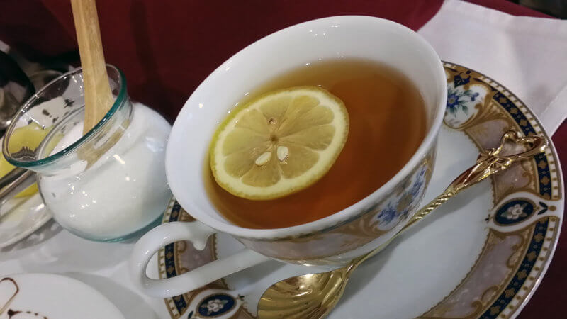 ワンダーパーラー レモンスライスを浮かべた紅茶
